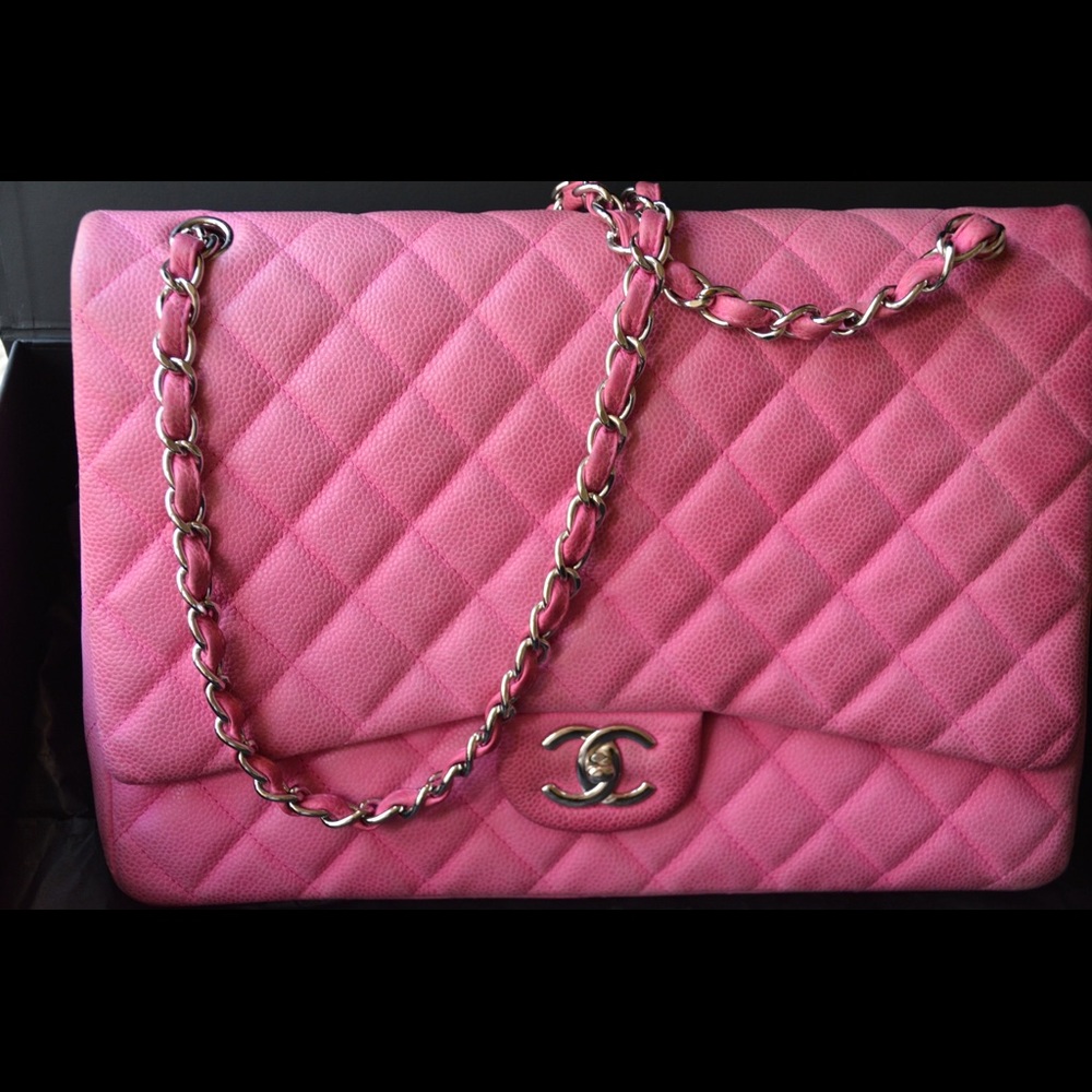 SOLD!! CHANEL Maxi double flap pink matte caviar